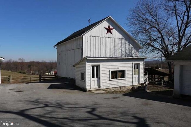 Building Photo - 627 Hammonds Mill Rd