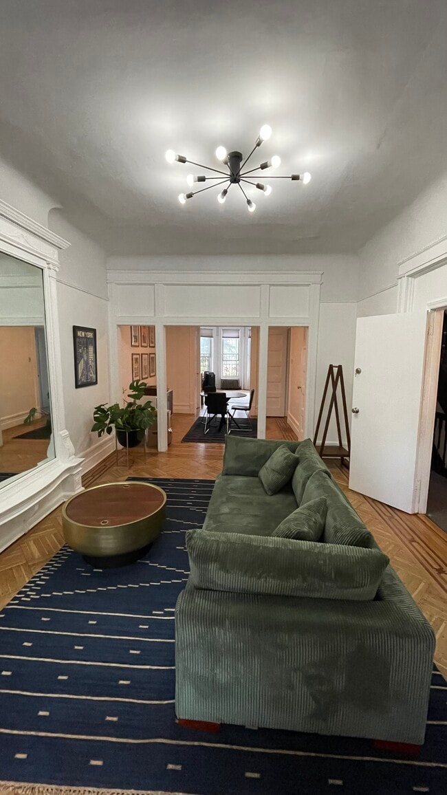 Building Photo - 39 Hawthorne St