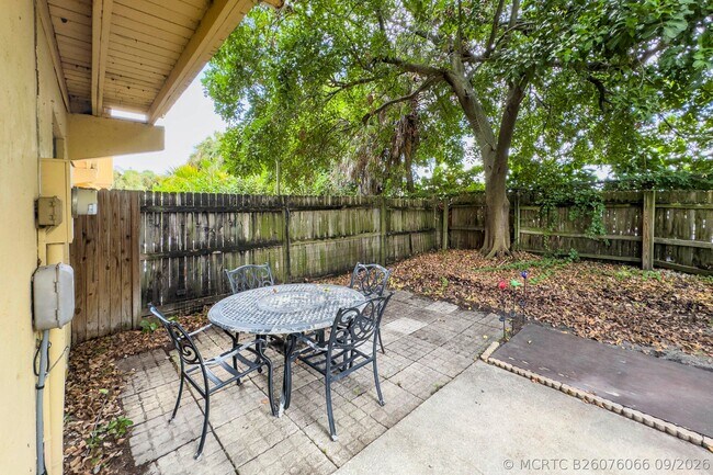 Building Photo - 4330 Lilac St