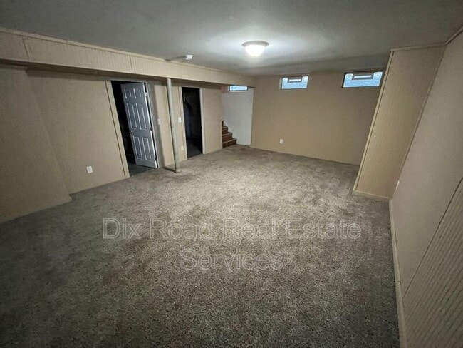 Building Photo - 921 Millikin St