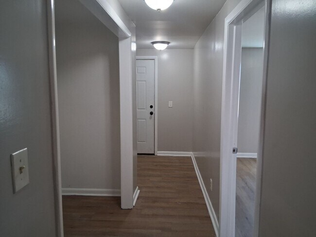 Building Photo - 530 Columbia Ave