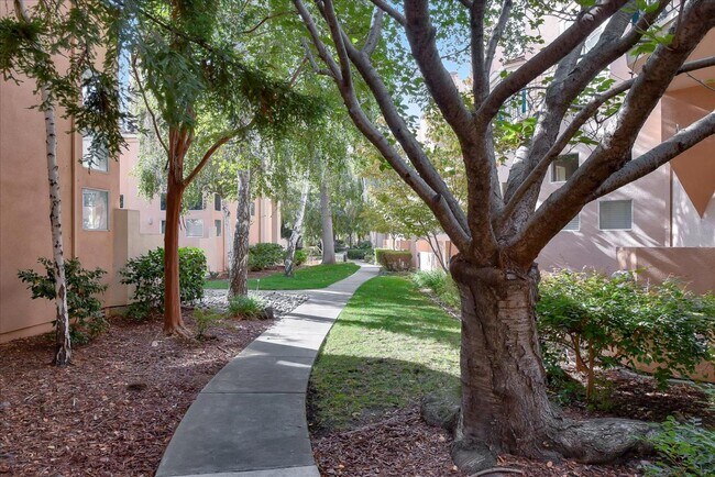 Building Photo - 990 Alpine Terrace