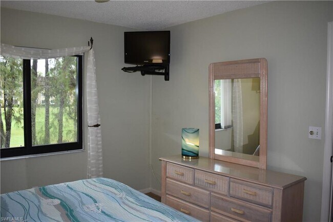 Building Photo - 5767 Deauville Cir