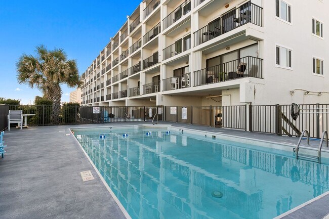 Building Photo - 222 Carolina Beach Ave N