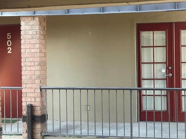 Building Photo - 4433 N Stanton St