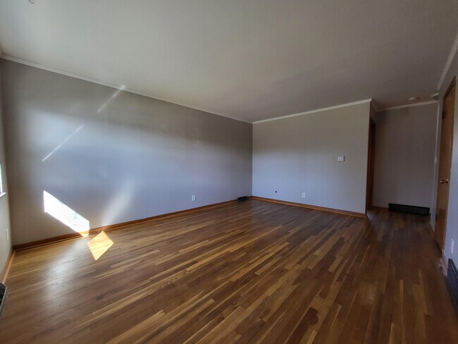 Building Photo - 4720 Esterbrook Rd