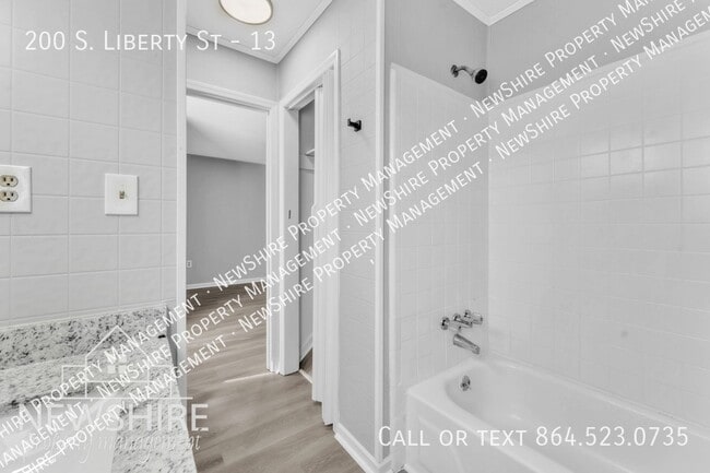 Building Photo - 200 S Liberty St