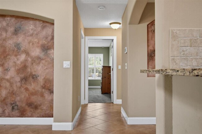 Building Photo - 108 Golfview Ct