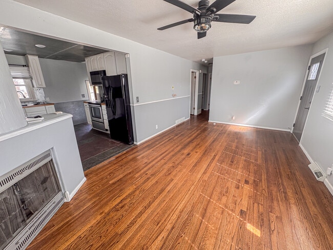 Building Photo - 702 Melton St