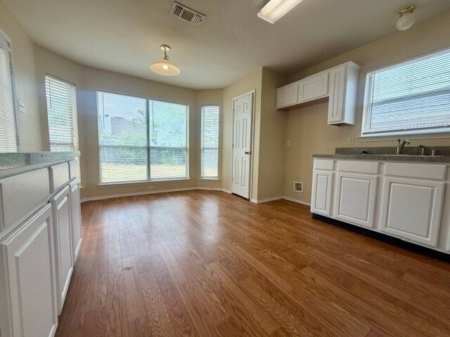Building Photo - 1611 Windcastle Dr