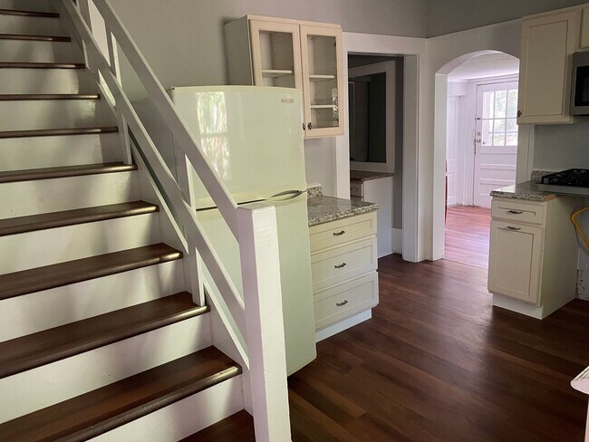 Building Photo - Beautiful Home with Large Covered Front Porch