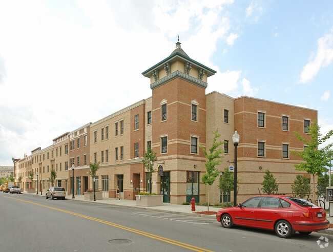 Building Photo - The Hamilton