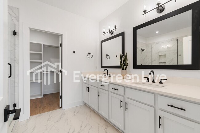 Building Photo - 129 Leggo Ave