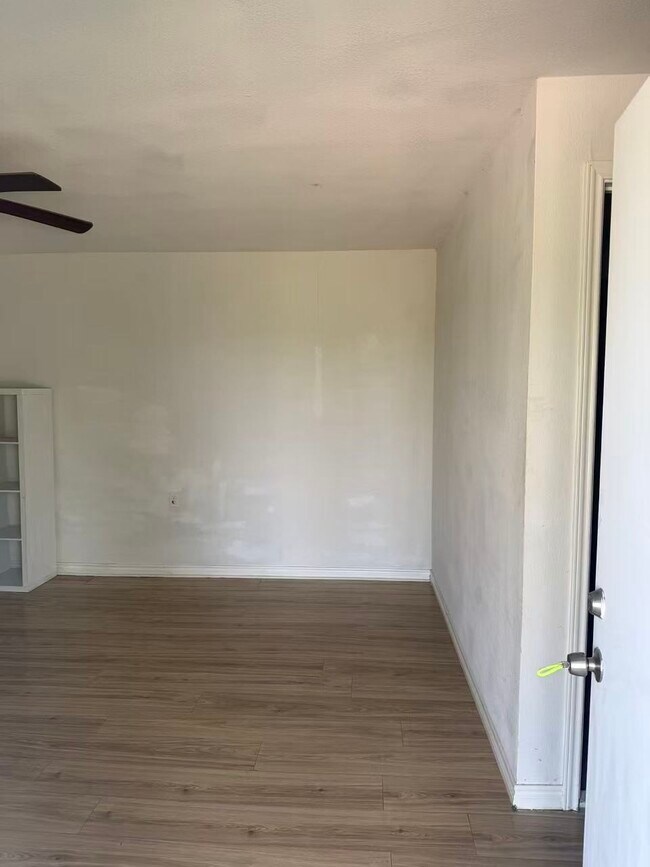 Building Photo - 6131 Fenske Ln