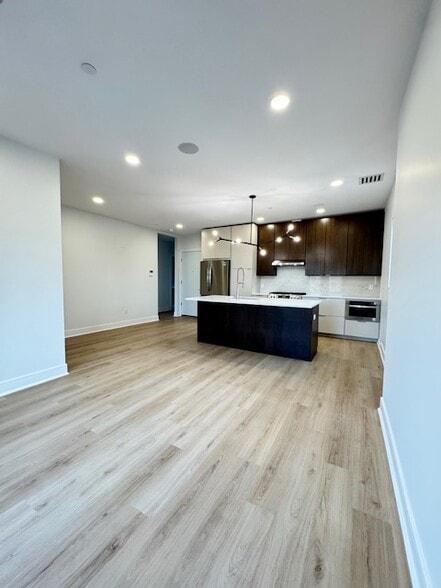 Building Photo - 85 W High St