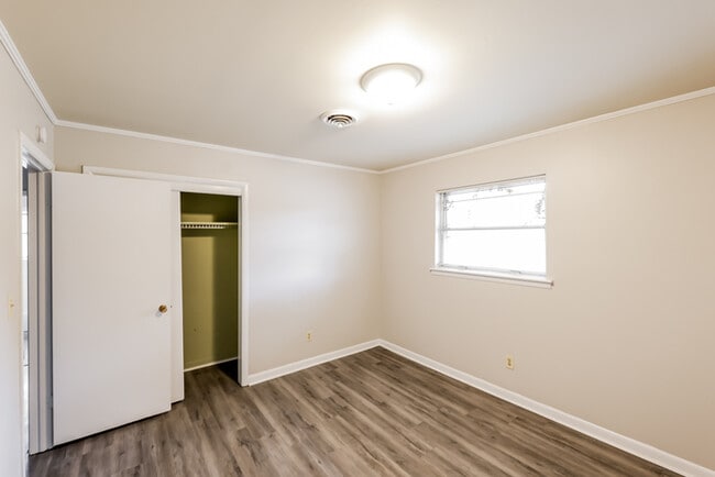 Building Photo - 311 Sterling Dr