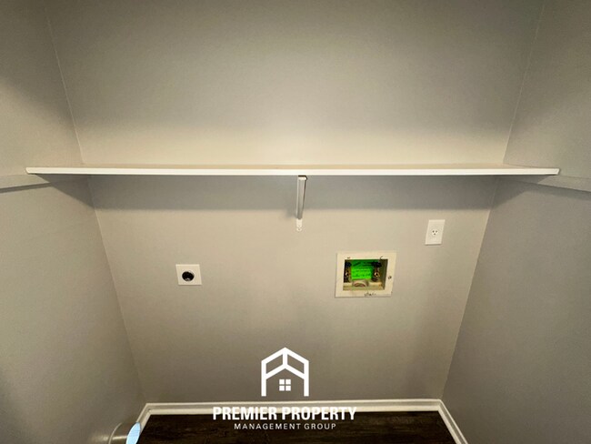 Building Photo - Newly Renovated 3BR/2BA in 38141 | Vaulted Ceilings, Fireplace & Fenced Yard