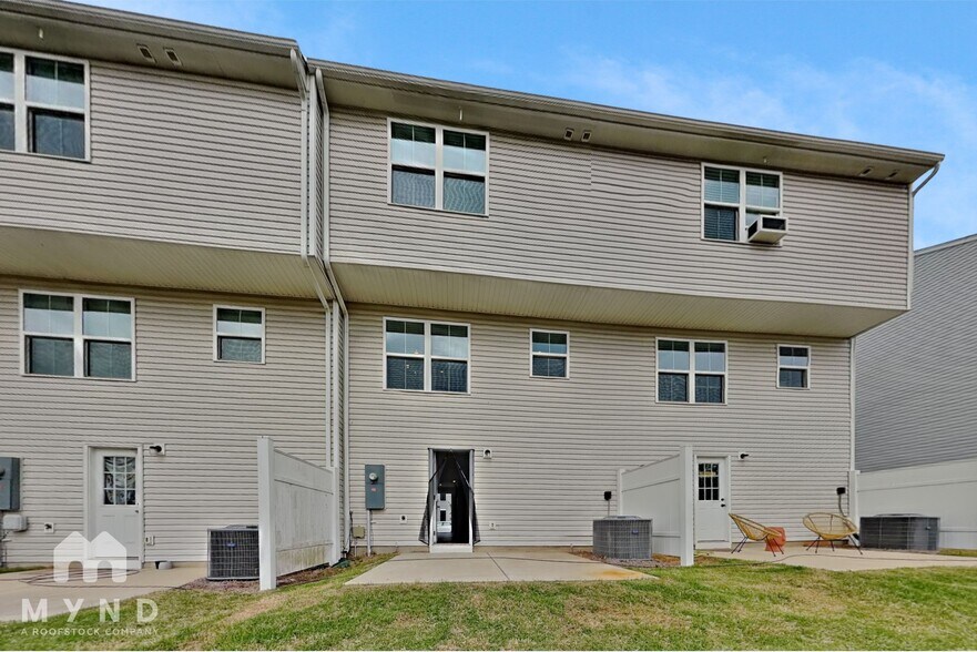 Building Photo - 2409 Fathom Wy