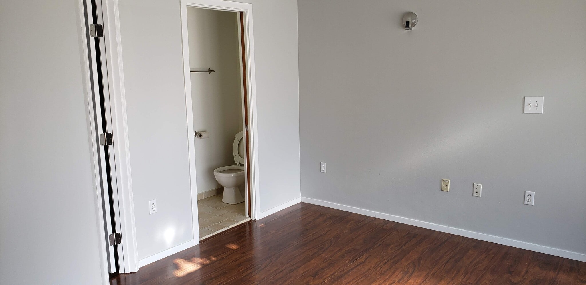 1st floor half bath - 701 Pennsylvania Ave