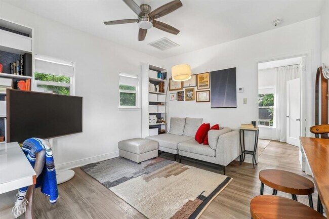 Building Photo - 4519 Avenue H