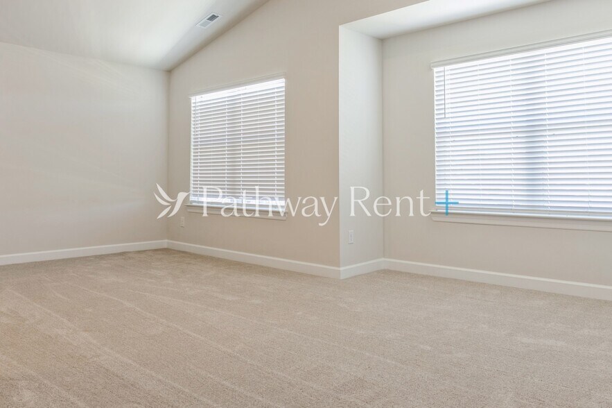 Building Photo - 3514 Quintana Dr