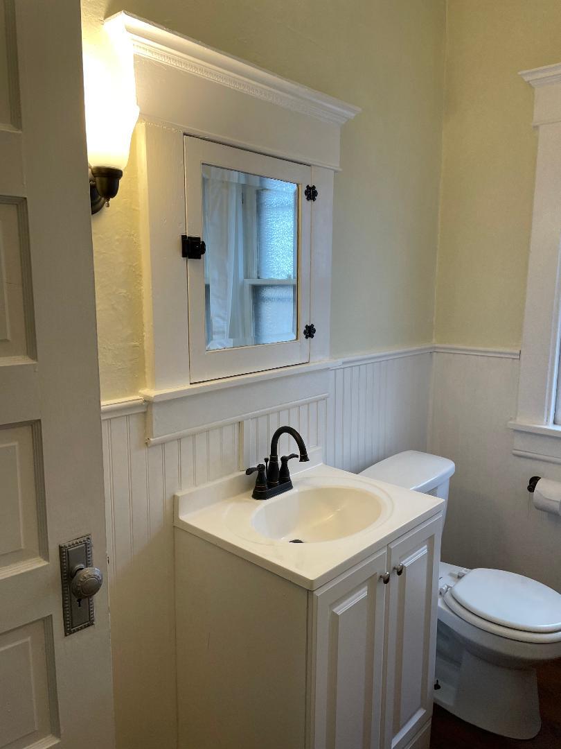 Bathroom - 220 Stevenson St