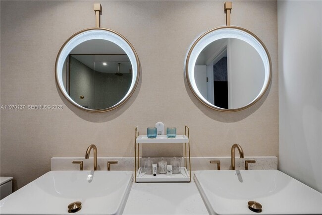 Building Photo - 2678 Tigertail Ave