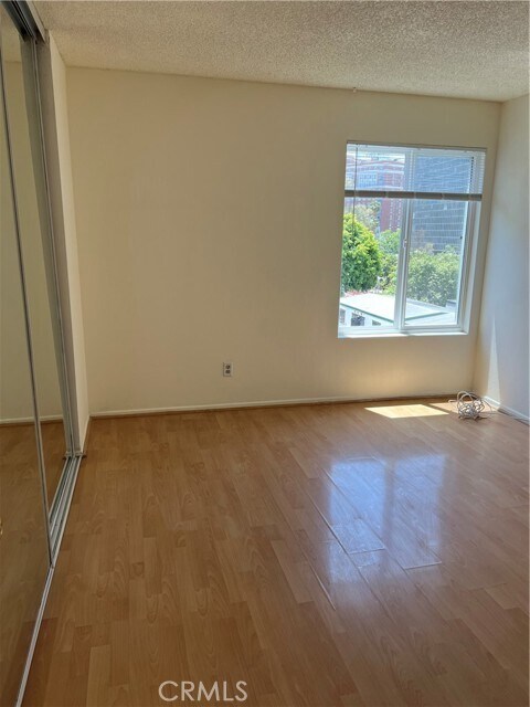 Building Photo - 525 La Fayette Park Pl