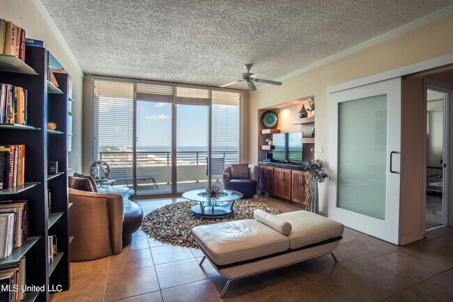 Building Photo - 2060 Beach Blvd