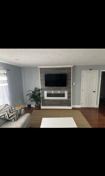 Building Photo - 18 Washington St