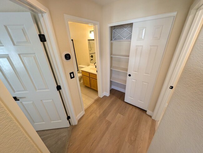 Building Photo - 89 Day Trade St