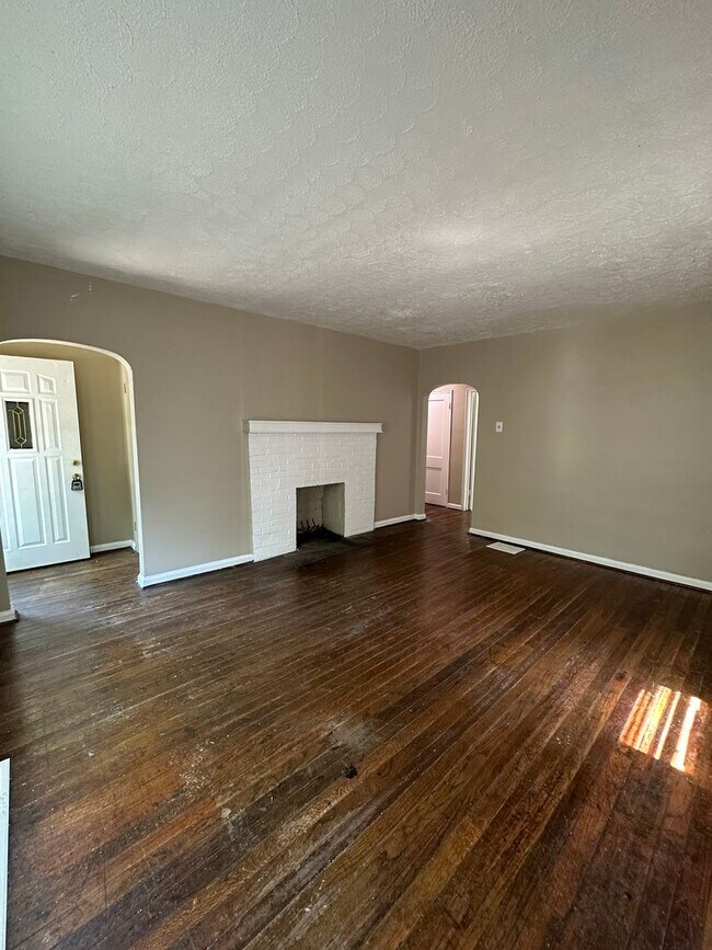 Building Photo - 3481 Hillside Ave