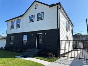 Building Photo - 3224 Southmore Blvd