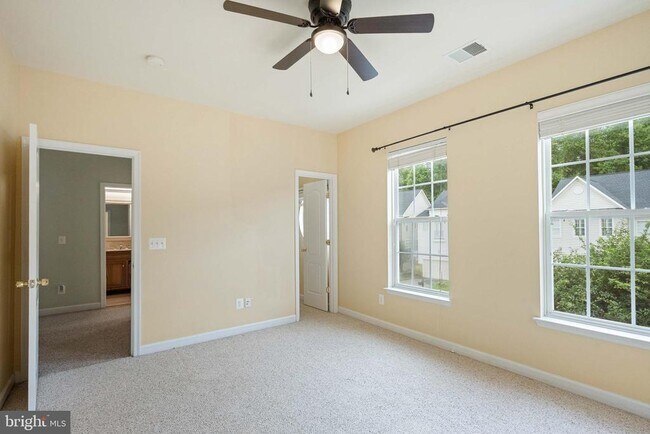 Building Photo - 7517 Lindberg Dr