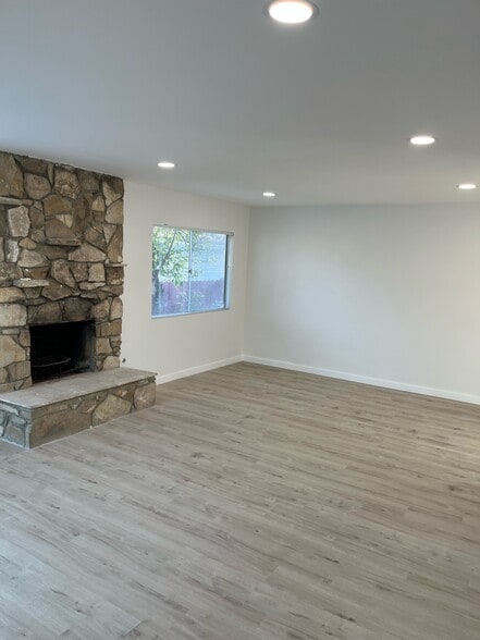 Building Photo - 7600 Goddard Ave