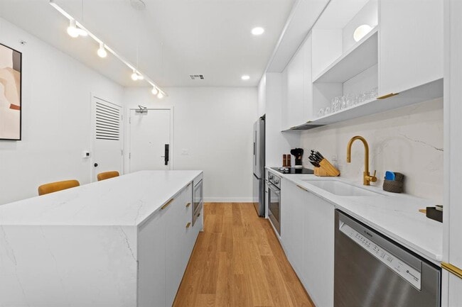 Building Photo - 2323 S Lamar Blvd