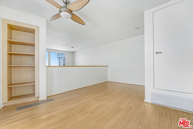 Building Photo - 171 N Church Ln