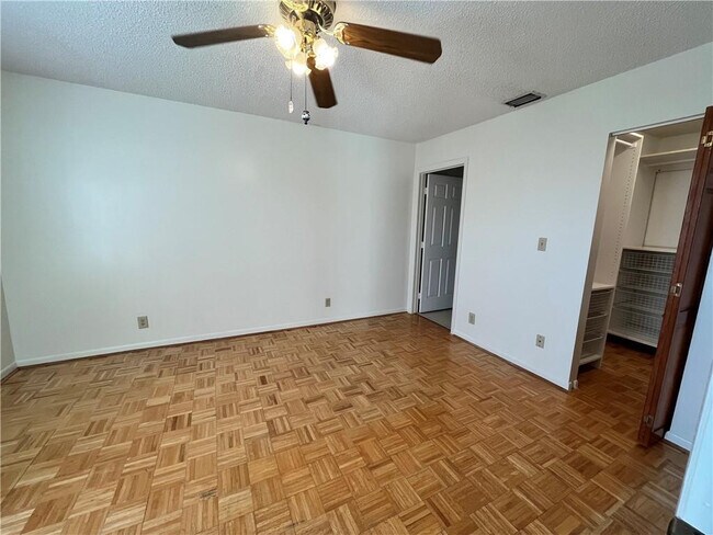 Building Photo - 9449 Boca Cove Cir