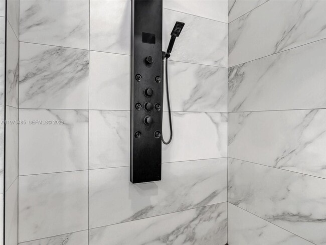 Building Photo - 4962 SW 32nd Way