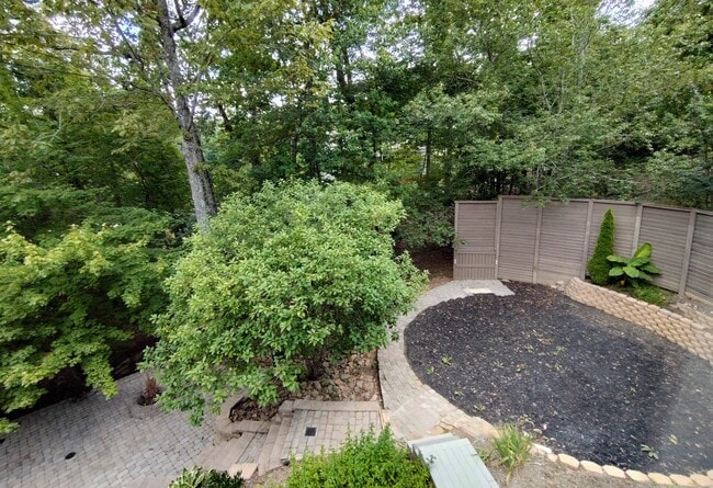 Building Photo - 2108 Valley Dale Ln