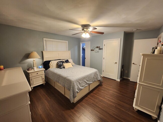 Building Photo - 13894 US-30