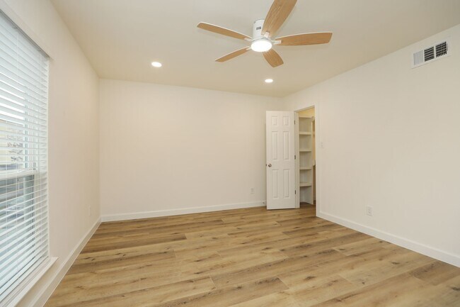 Building Photo - 1115 Augusta Dr