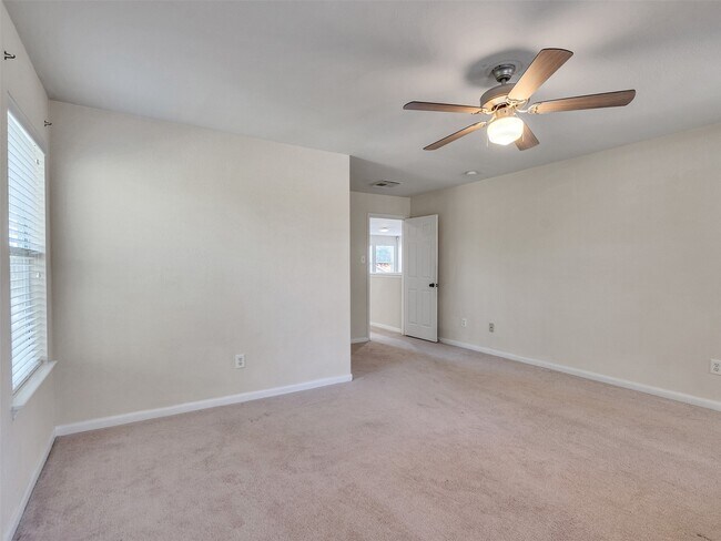 Building Photo - 29650 Legends Green Dr