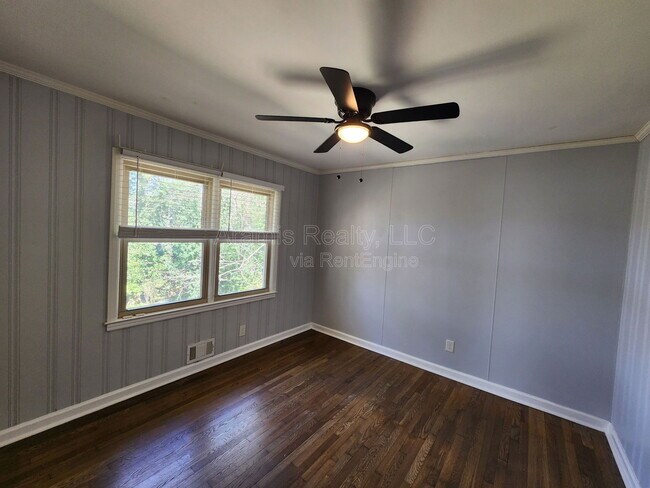 Building Photo - 1750 Boulderview Dr SE