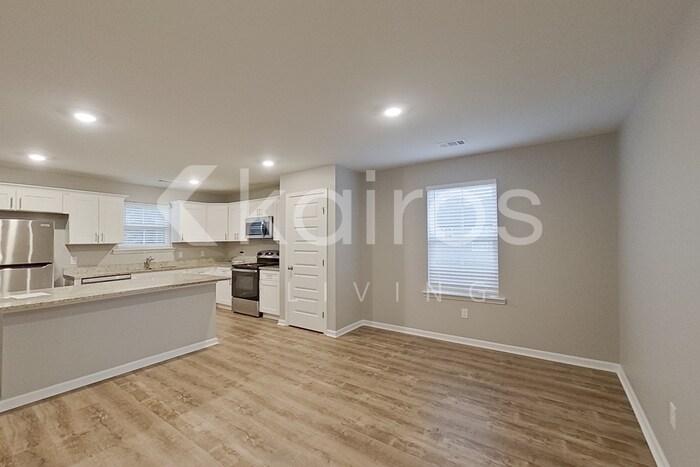 Building Photo - 136 Western Red Cedar Dr