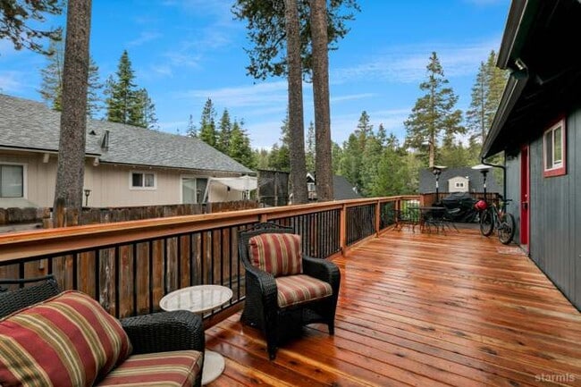 Building Photo - 1617 Cree St