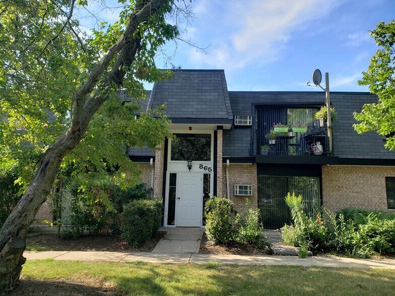Building Photo - 865 Westmoreland Dr