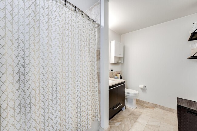 Building Photo - 1450 Washington St