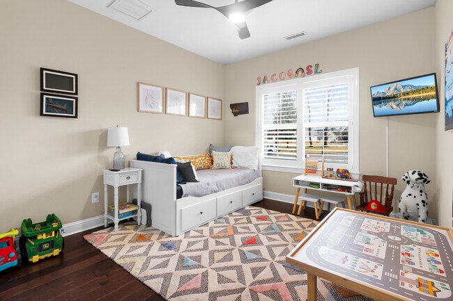 Building Photo - 137 Shoreview Dr