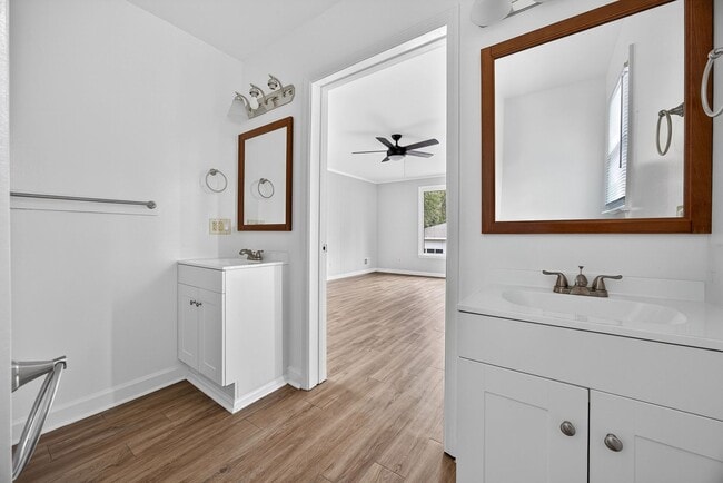 Building Photo - AVAILABLE NOW! ALL-BRICK RANCH IN WEST COLUMBIA!